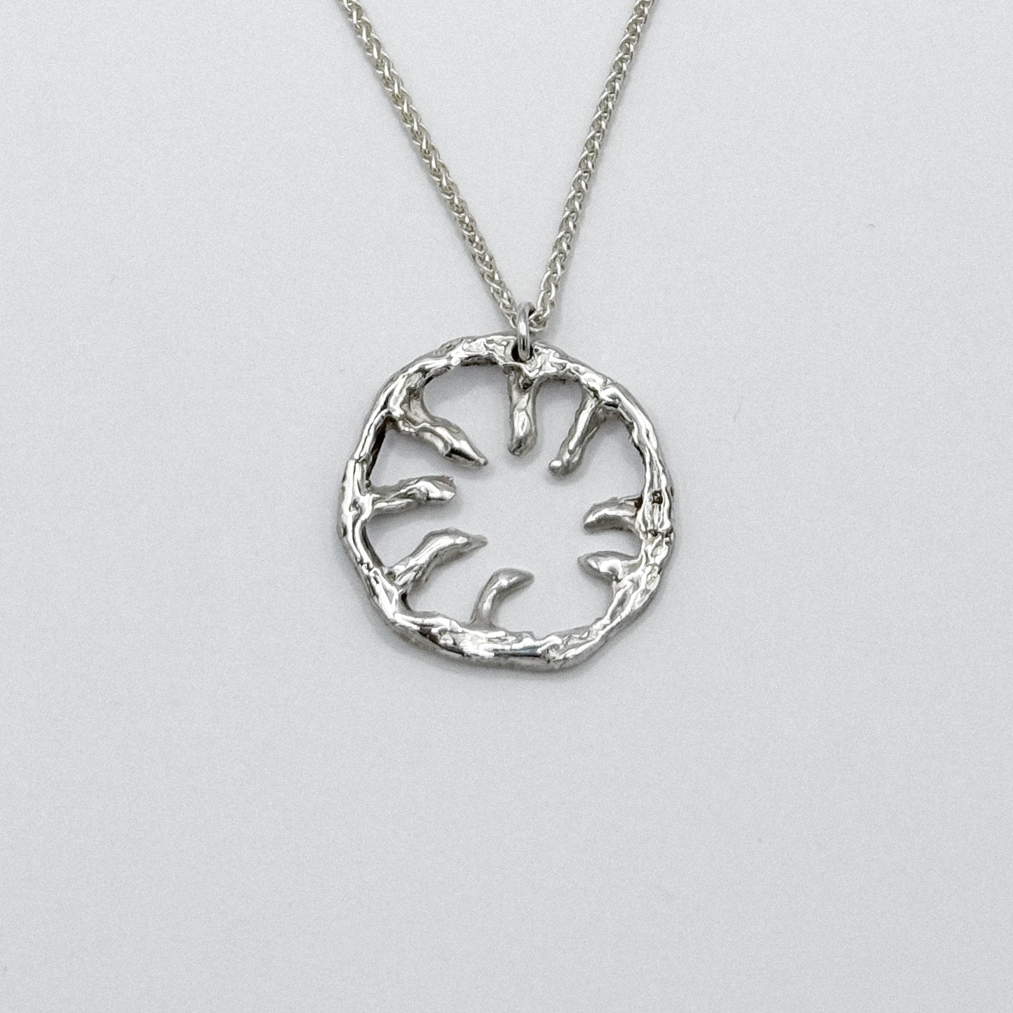 Juthoor Pendant
